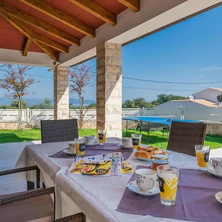 Lovely In With Private Swimming Pool, Be Inside Or Outside Kavran