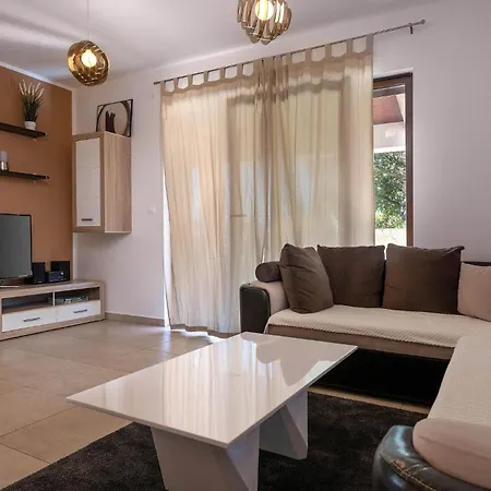 Lovely In With Private Swimming Pool, Be Inside Or Outside Vakantiehuis *