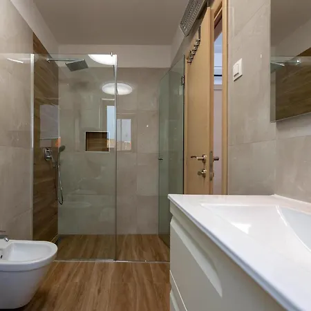 Vakantiehuis Lovely In With Private Swimming Pool, Be Inside Or Outside