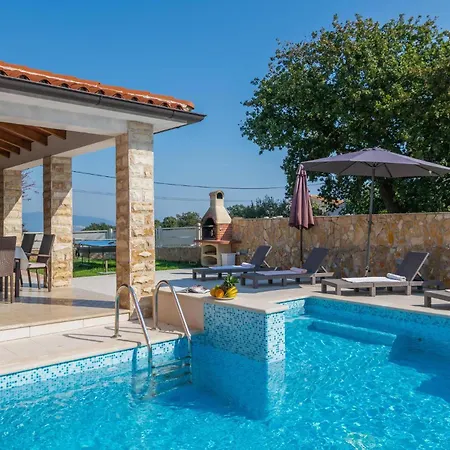 Lovely In With Private Swimming Pool, Be Inside Or Outside Vakantiehuis Kavran