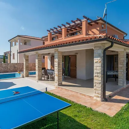 Vakantiehuis Lovely In With Private Swimming Pool, Be Inside Or Outside